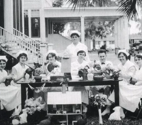 Equipe de enfermeiras adventistas em 1922, período de organização do Departamento Médico-Missionário